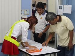ลงทะเบียนรับเอกสารประกอบการฝึกอบรม