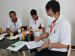 สรุปผลการฝึก พร้อมให้คำแนะนำเพิ่มเติม โดยอาจารย์อภิรัติ  คำสยาพรม