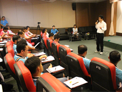 ผู้บริหารกล่าวเปิดงานพร้อมให้แง่คิดในการทำงาน