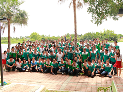 ถ่ายภาพร่วมกันเป็นที่ระลึก