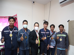 ให้รางวัลกับทีมชนะเลิส 