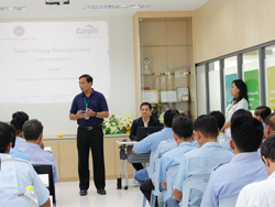ผู้บริหารกล่าวทักทายพนักงานขับรถ ในโอกาศรับตำแหน่งใหม่