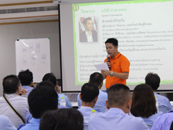 ผู้บริหารกล่าวต้อนรับพร้อมเน้นย้ำมาตรฐานความปลอดภัยของหน่วยงาน