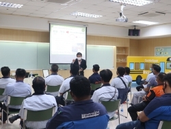 เทคนิคการสังเกตคาดการณ์ และจุดเสี่ยงอันตรายบนท้องถนน  โดยอาจารย์อภิรัติ  คำสายพรม