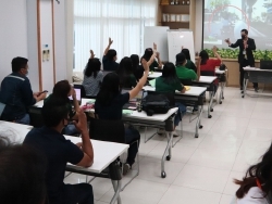 กฎหมายจราจรทางบกเพื่อการขับรถอย่างปลอดภัย