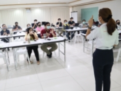 กล่าวต้อนรับพร้อมแนะนำวิทยากร และกิจกรรมฝึกอบรม