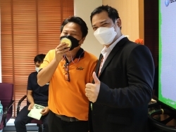 ให้รางวัลกับผู้ที่ร่วมตอบคำถาม
