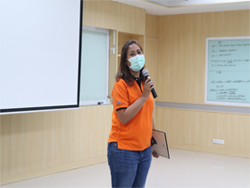 ผู้บริหารกล่าวต้อนรับพร้อมเน้นย้ำมาตรฐานความปลอดภัย