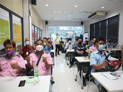 เทคนิคการขับรถในเวลากลางคืนและการรับมือกับสถานการณ์ตามกฎความปลอดภัย