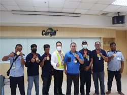 ให้รางวัลกับกลุ่มผู้ชนะ