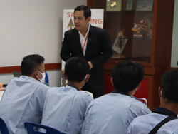 เทคนิคการขับรถเชิงป้องกันอุบัติเหตุ โดยอาจารย์อภิรัติ  คำสายพรม