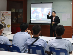 กฎหมายจราจรเพื่อการขับรถโดยสารอย่างปลอดภัย