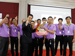 ให้รางวัลกับกลุ่มผู้ชนะ