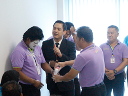 การสร้างความสัมพันธ์ที่ดีภายในองค์กร