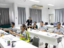 เทคนิคการขับรถบรรทุก และรถหัวลากเชิงป้องกันอุบัติเหตุ Defensive Driving for Heavy Truck and Tractor Trailer technique โดยอาจารย์อภิรัติ  คำสายพรม