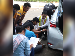 การตรวจสอบสภาพยาง และลมยางรถยนต์