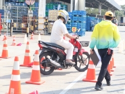 ฝึก และประเมินทักษะการขับขี่หลบหลีกในทางแคบ		