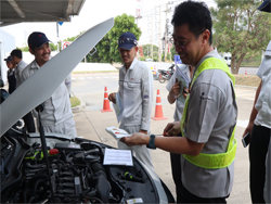 การตรวจสอบระบบหล่อลื่น และของเหลวภายในรถยนต์