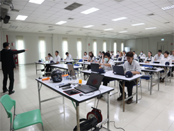 เทคนิคการขับรถเชิงป้องกันอุบัติเหต โดยอาจารย์อภิรัติ  คำสายพรม	