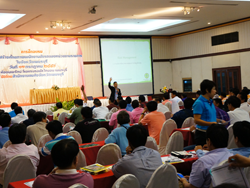 ผู้เข้าอบรมให้ความสนใจในเนื้อหาการฝึกอบรม