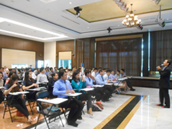 บรรยากาศการฝึกอบรมเต็มไปด้วยความสนุกสนาน