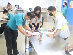 ลงทะเบียนรับเอกสารประกอบการฝึกอบรม