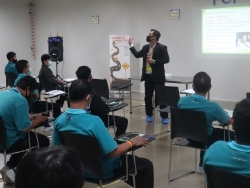 กฎหมายจราจรทางบกฉบับปรับปรุง โดยอาจารย์อภิรัติ  คำสายพรม