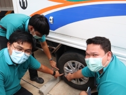 การตรวจสอบสภาพยางแรงดันลมยาง
