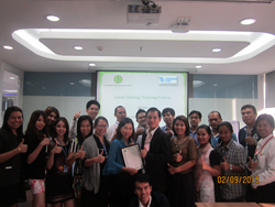 ถ่ายภาพร่วมกันเป็นที่ระลึก