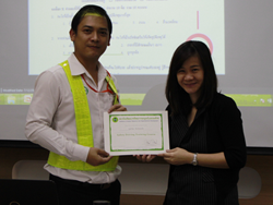 ให้รางวัลกับผู้ที่ทำคะแนนได้สูงสุด