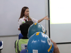 กล่าวต้อนรับพร้อมแนะนำทีมวิทยากร และกิจกรรมฝึกอบรม