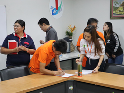ลงทะเบียนรับเอกสารประกอบการฝึกอบรม