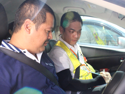 ฝึก และประเมินทักษะการขับรถเชิงป้องกันอุบัติเหตุบนถนนจริง On Road Evaluate with Instructor