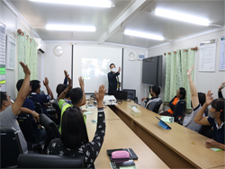 กฎหมายจราจรทางบกเพื่อการขับรถอย่างปลอดภัย