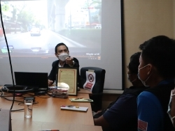 กฎหมายจราจรทางบกเพื่อการขับรถอย่างปลอดภัย