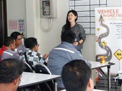 ผู้บริหารหน่วยงานความปลอดภัยกล่าวต้อนรับพร้อมเปิดการฝึกอบรม
