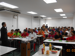 บรรยากาศเต็มไปด้วยสาระและความบรรเทิง