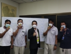 ให้รางวัลกับทีมผู้ชนะ		