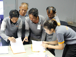 ลงทะเบียนรับเอกสารประกอบการฝึกอบรม