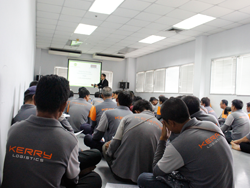 เทคนิคการขับรถเชิงป้องกันการเกิดอุบัติเหตุ โดยอาจารย์อภิรัติ  คำสายพรม