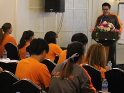 กล่าวต้อนรับพร้อมแนะนำวิทยากร และผู้บริหาร
