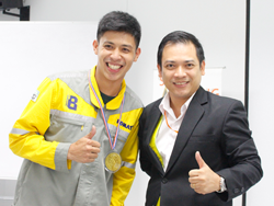 ให้รางวัลกับผู้ที่สามารถตอบคำถามได้มากที่สุด