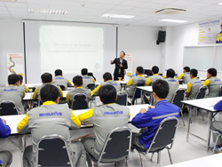 เทคนิคการขับรถขับเคลื่อนสี่ล้อ (4WD) เชิงวิบากอย่างปลอดภัย โดยอาจารย์อภิรัติ  คำสายพรม