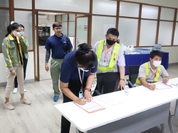 ลงทะเบียนรับเอกสารประกอบการฝึกอบรม