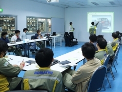 การตรวจสอบความปลอดภัยรอบตัวรถด้วยกระบวนการ KYT