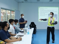 หัวหน้าทีมครูฝึกสรุปผลการตรวจประเมินพร้อมให้คำแนะนำ