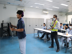 เทคนิคการเลี้ยวและการเปลี่ยนช่องการจราจรตามกฎความปลอดภัยLSM