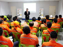 เทคนิคการขับรถบรรทุก และรถหัวลากเชิงป้องกันอุบัติเหตุ Defensive Driving for Heavy Truck and Tractor Trailer technique โดยอาจารย์อภิรัติ  คำสายพรม