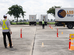 ฝึก และทดสอบทักษะการขับรถในสถานการณ์จำลอง