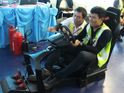 ฝึก และทดสอบทักษะการบังคับควบคุมพวงมาลัยแบบดึง-ดัน Steering Control by Push-Pull